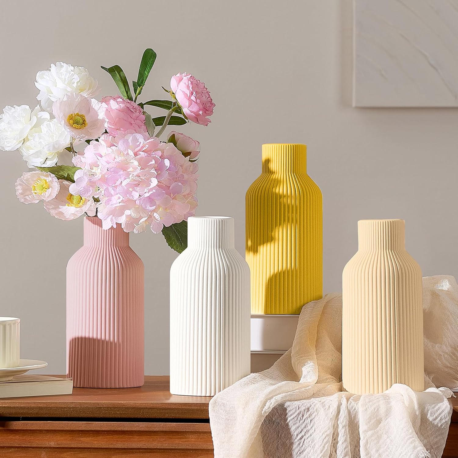 White Ceramic Flower Vase, Minimalist Decor, Modern Home Decorative Vase, Small Pampas Grass Vases For Kitchen, Bedroom, Office, Living Room, Bathroom, Shelf Centerpiece Table Decorations(8 in)