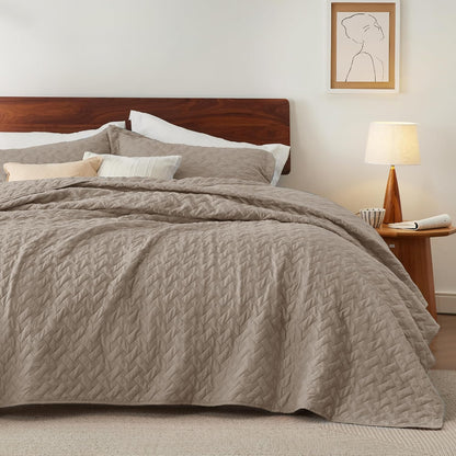 Quilts Queen Size - Grey Bedspreads Queen Size with Basket Weave Pattern, Soft Quilt Bedding Set, Lightweight Comforter Set Coverlet for All Seasons with 2 Pillow Shams (90" x 96") | Skin-Friendly Soft, All-Season Comfort, Breathable